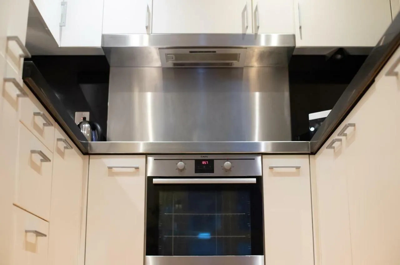 London Luxury 1 Bedroom Apartment Minutes Walk From Canary Wharf